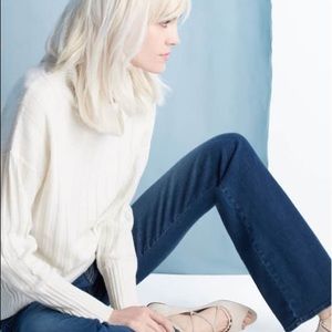 Kimmie Bootcut Jeans
7 FOR ALL MANKIND®
SOLD OUT